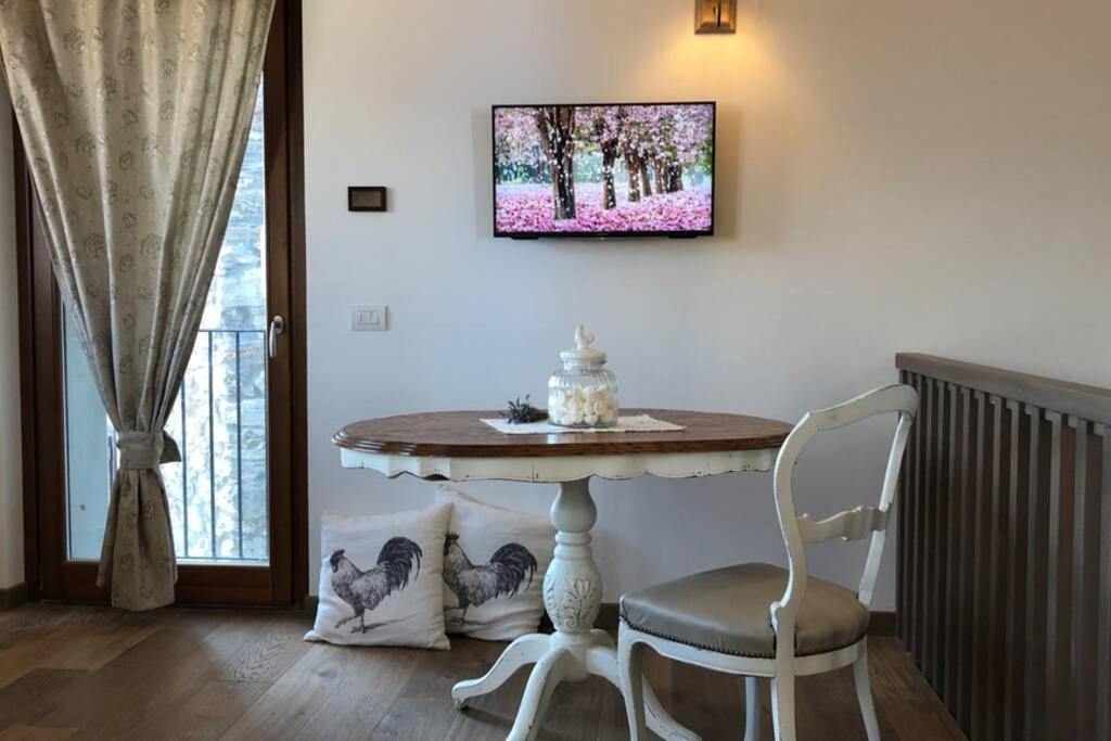 La Poulerie - Suite Dependance Gera Lario Buitenkant foto